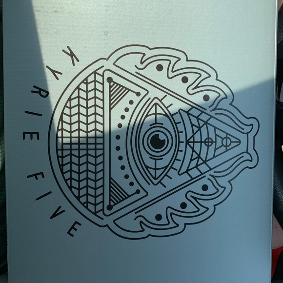 Kryie 5 black magic - Picture 1 of 6